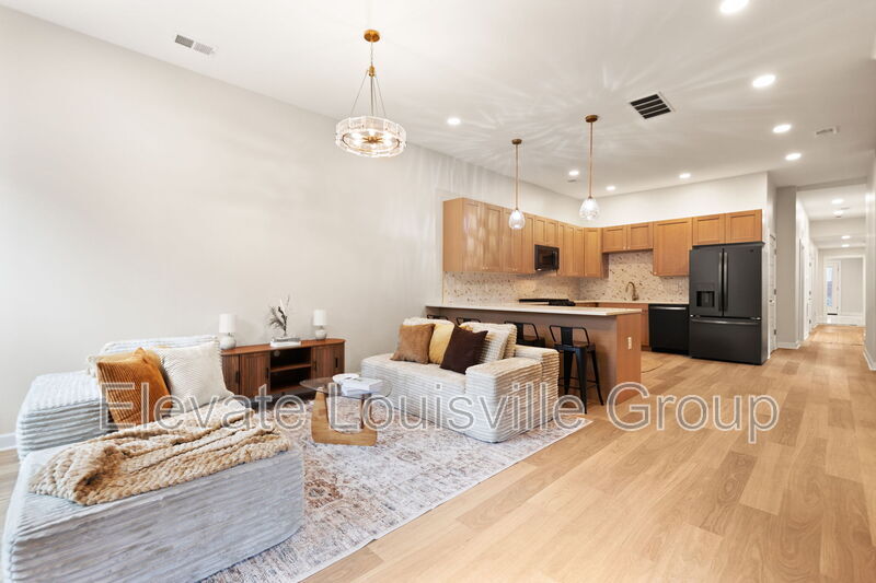 Photo - 825 East Chestnut Street