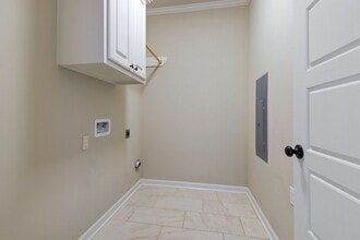 Building Photo - 14064 Park Ter