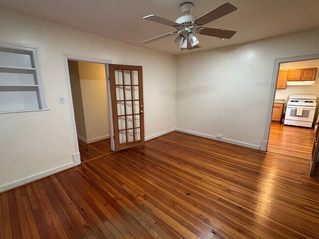 Foto del edificio - 1421 Sulphur Spring Rd