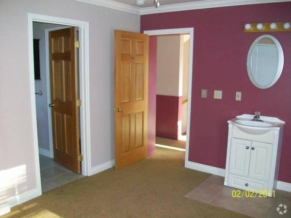 Building Photo - 3608 NE 44th St