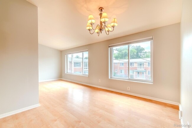 Building Photo - 361 N Eton St
