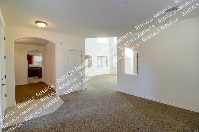 Building Photo - COMING SOON! Beautiful and spacious 5 bedr...