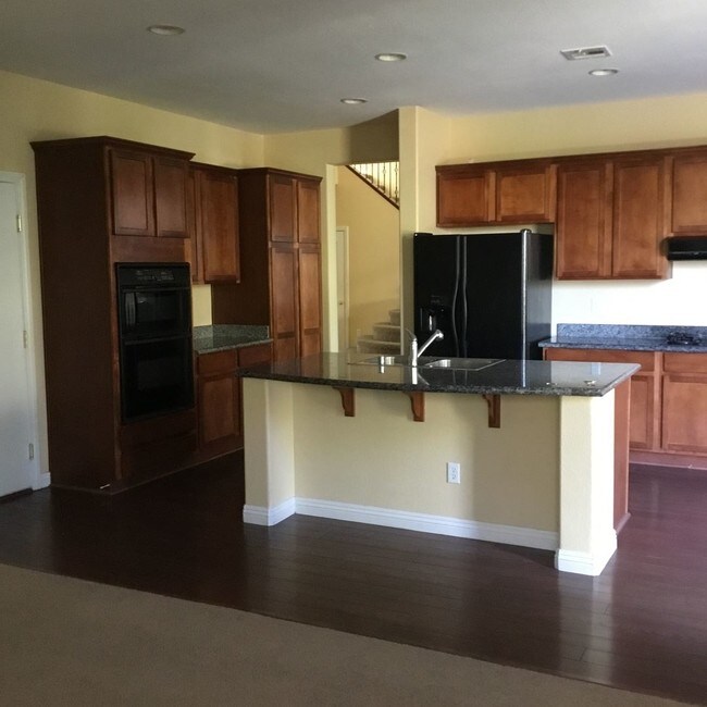 Building Photo - 4 br, 3 bath House - 8105 Tazeer Street