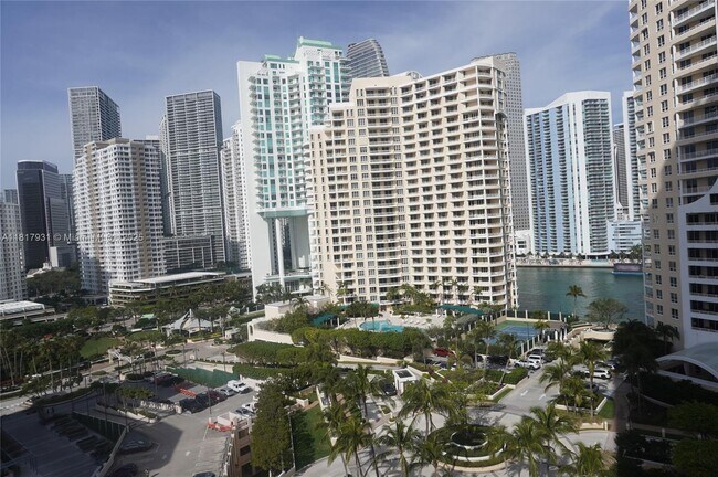 Foto del edificio - 808 Brickell Key Dr