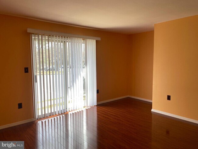 Building Photo - 14 Mimosa Ct