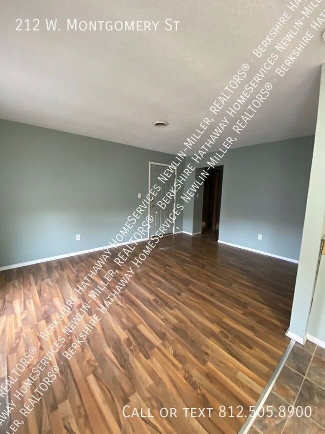 Building Photo - 2 Bedroom Upper Apartment  - Water & Sewer...