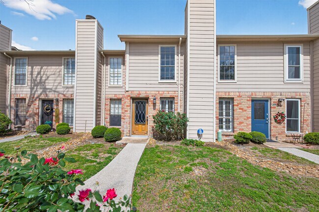 Foto del edificio - 6700 Richardson Rd