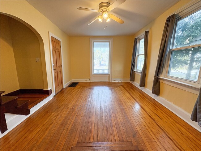 Foto del edificio - 136 Main St