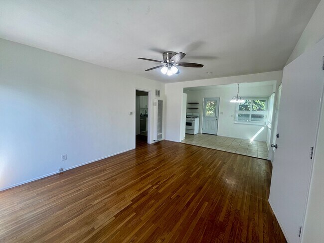 Foto del edificio - 2904 Fisk Ln