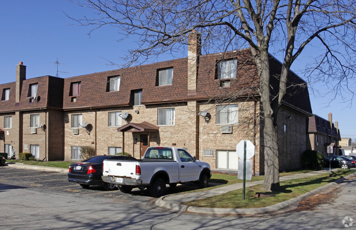 Primary Photo - 525 W Dempster St