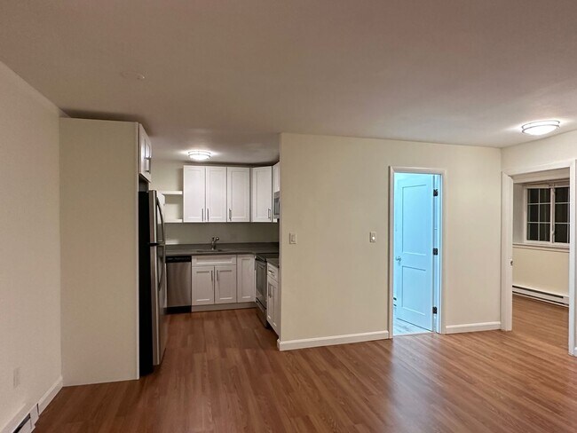 Foto del edificio - Huge 2 bed located near the Green Line wit...