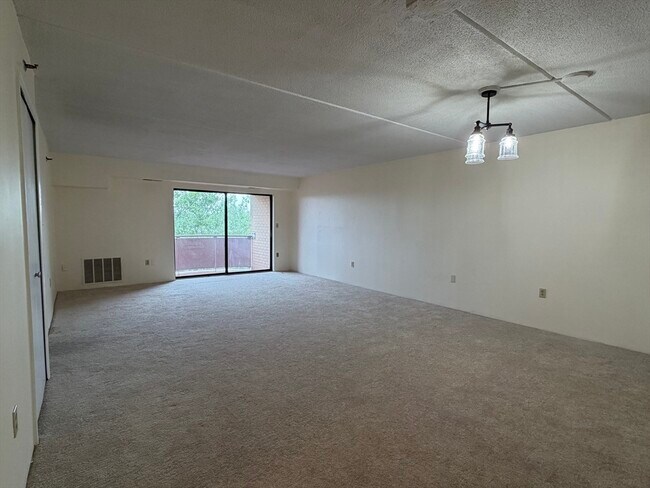 Foto del edificio - 2500 Mystic Valley Pkwy