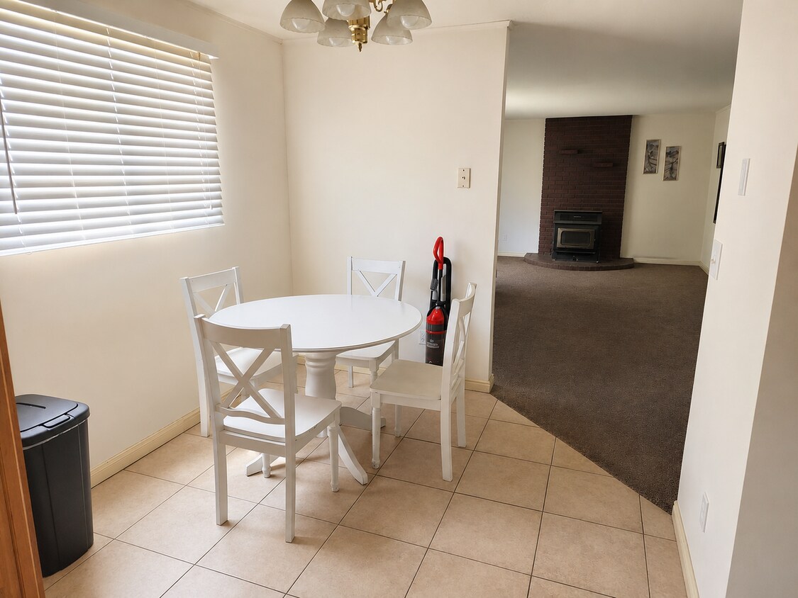 Foto del edificio - Charming Upstairs apartment