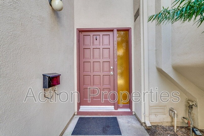 Building Photo - 829 Hooshang Ct