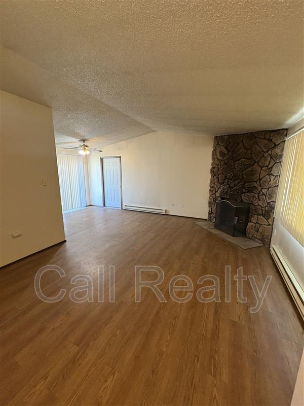 Foto del edificio - 14727 E 4th Ave