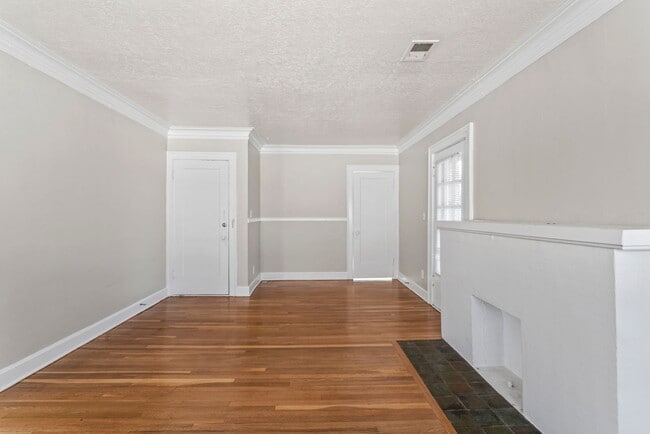 Foto del edificio - Charming 2-Bedroom Apartment Near UMKC – H...