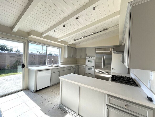 Foto del edificio - Wonderful Home! 3-Bedrooms, 2-Bath Plus Of...