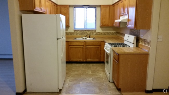Building Photo - 7718 Wildwood Ct
