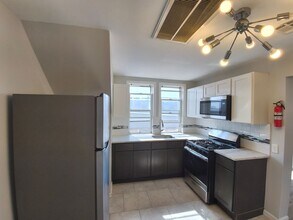Building Photo - 223 Cator Ave