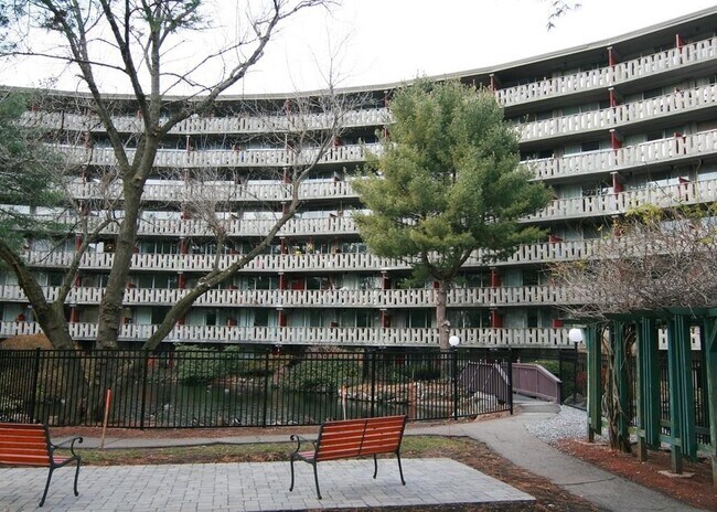 Building Photo - 200 Swanton St