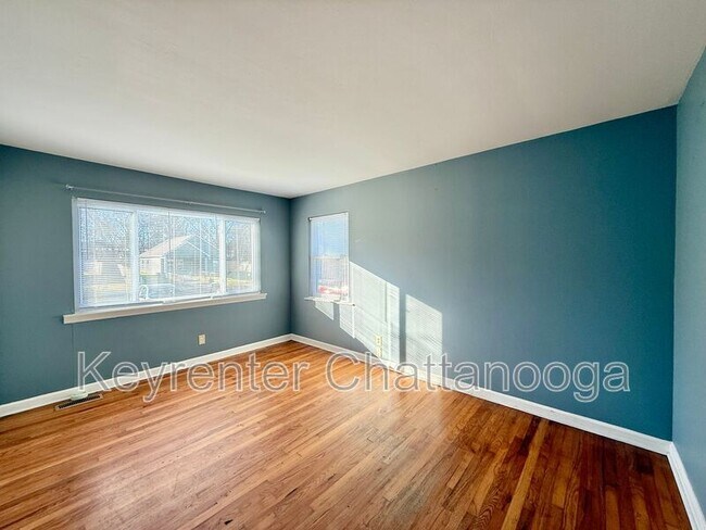 Foto del edificio - 221 Robert E Lee St