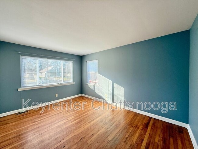 Building Photo - 221 Robert E Lee St