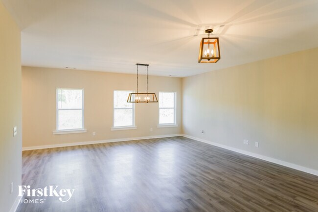 Building Photo - 72 Lakewood Ln