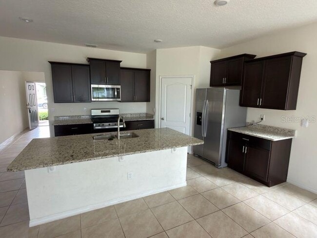 Foto del edificio - 7604 Oakmoss Loop