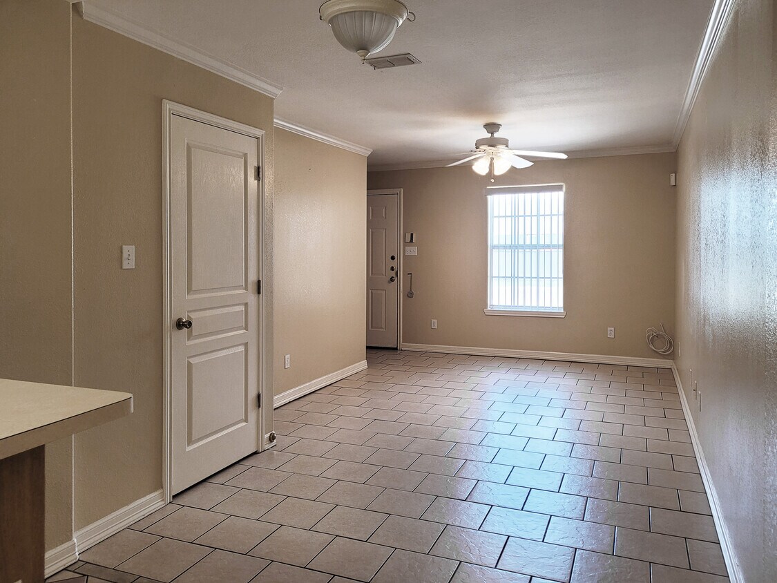 1905 Maria Isabel Dr, Weslaco, TX 78599 Townhome Rentals in Weslaco