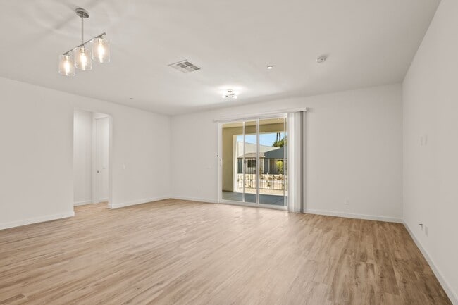 Foto del edificio - New Home in Gated Indian Palm Country Club