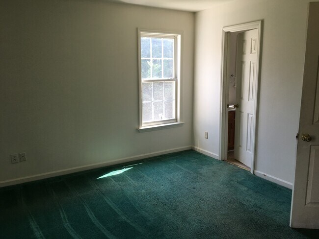 Foto del edificio - 2137 Fairbrother St.