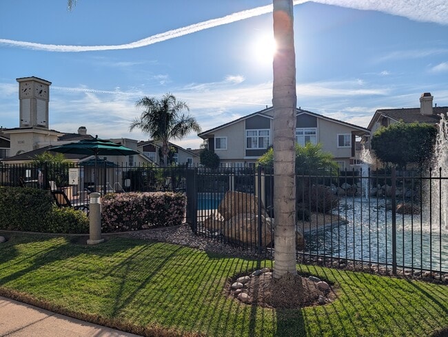 Building Photo - 10170 Palm Glen Dr