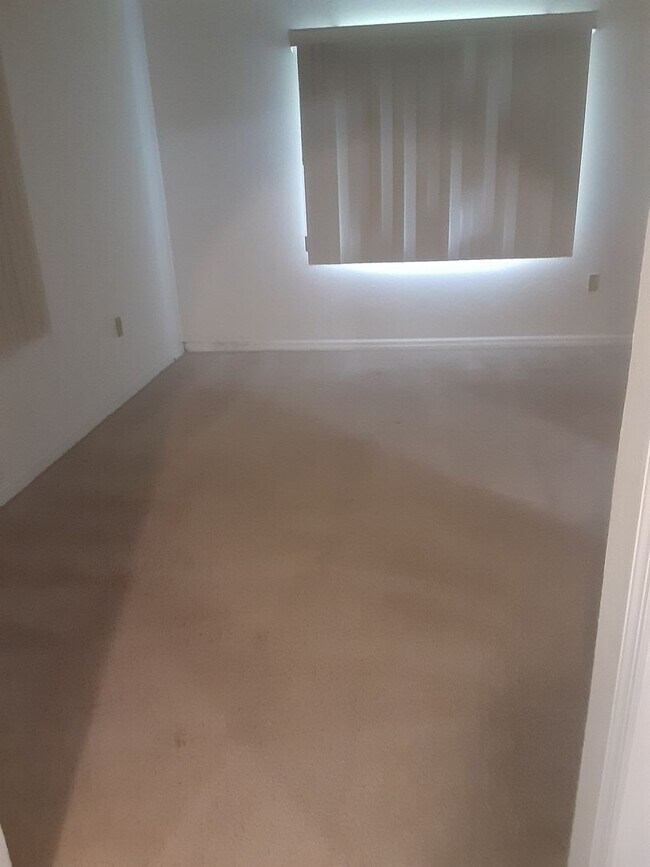 Building Photo - Annual rental