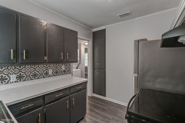 Building Photo - 2 br, 1 bath House - 175 Primrose Avenue