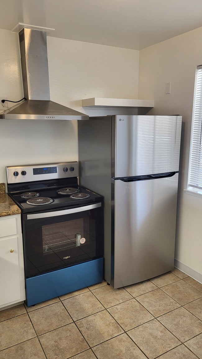 stainless steel appliances - El Rancho Apartments