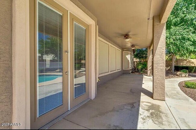 Building Photo - 4111 E Runaway Bay Dr