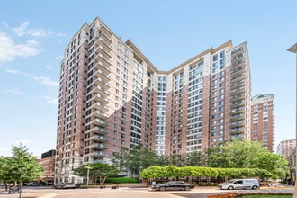 Building Photo - 851 N Glebe Rd
