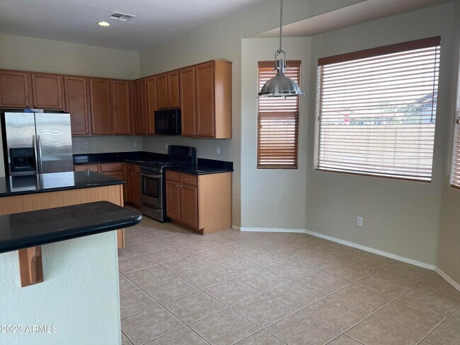 Building Photo - 2619 E Hazeltine Way