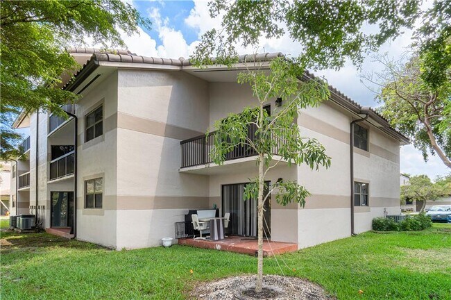 Foto del edificio - 9995 Nob Hill Ln