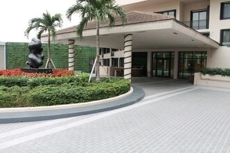 Building Photo - 540 Brickell Key Dr