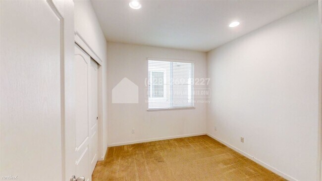 Foto del edificio - 3 br, 2 bath Condo - 4716 Norris Canyon Ro...