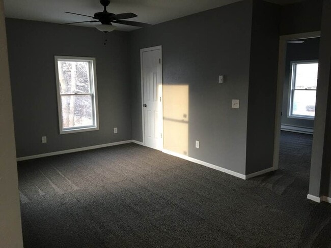 Building Photo - 212 S Albert Ave