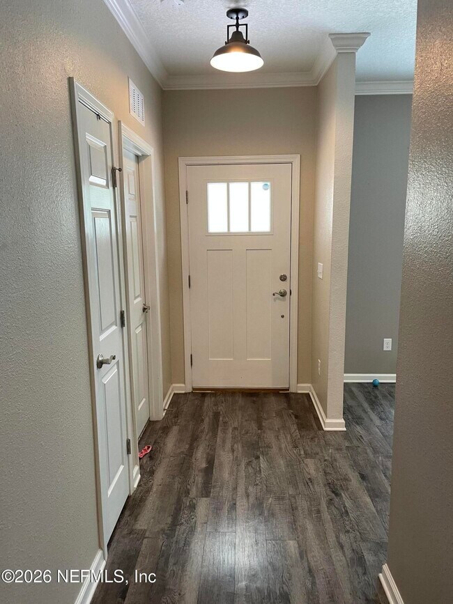 Foto del edificio - 5549 Broadgate Ct