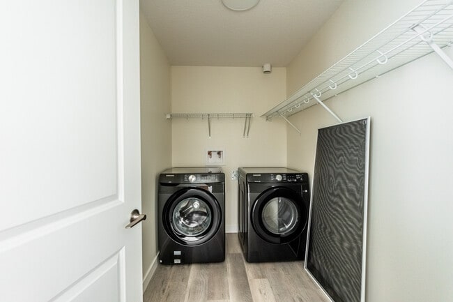 Building Photo - 14009 28 Av SW