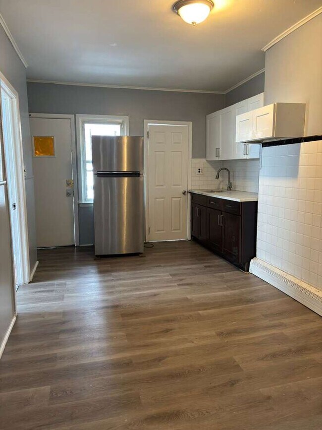 Foto del edificio - 46 Wayne Ave