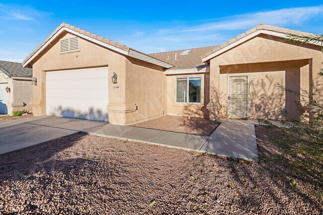 Foto del edificio - CHARMING CURB APPEAL