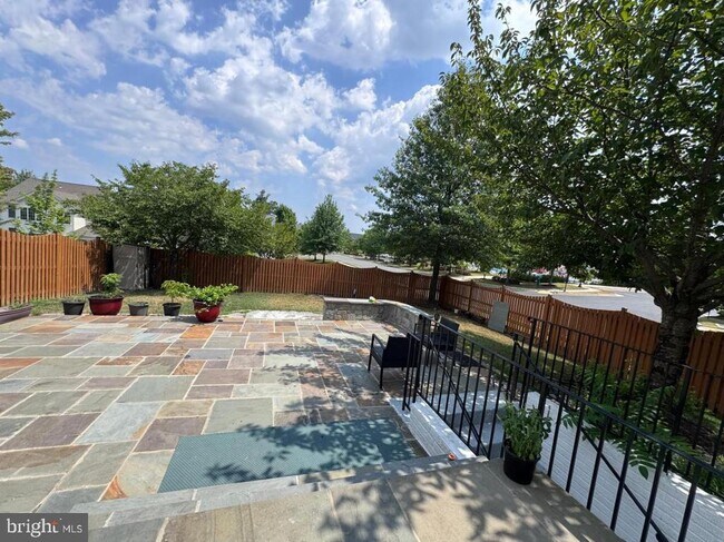 Building Photo - 23156 Evergreen Ridge Dr