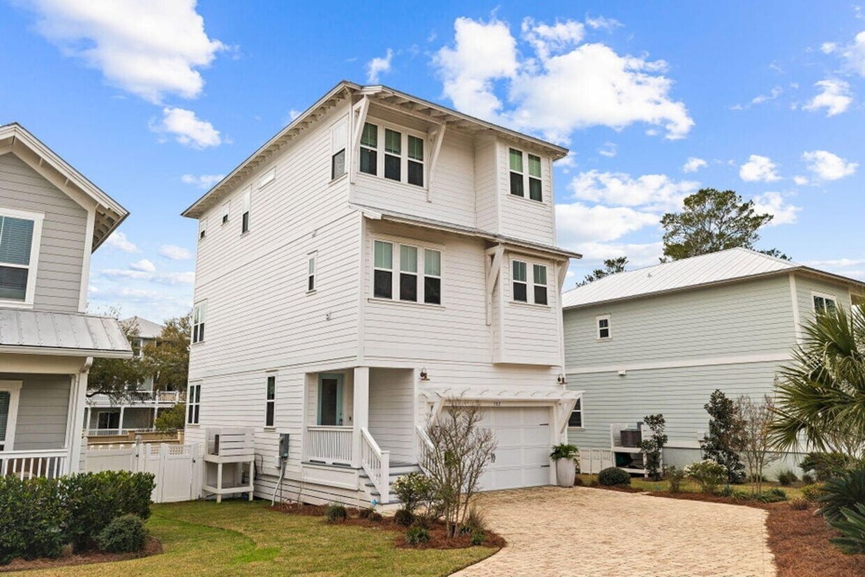 Primary Photo - 382 Grande Pointe Cir