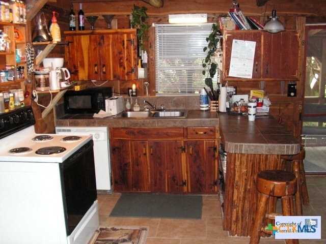 Foto del edificio - 624 Live Falls