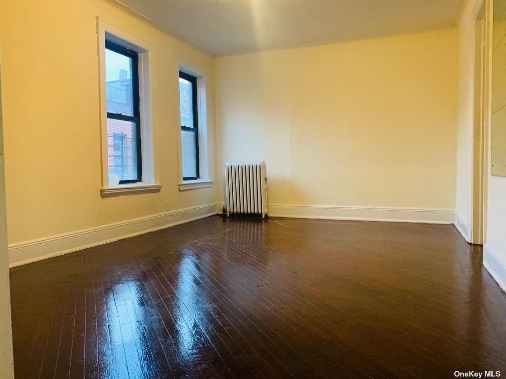 Primary Photo - 143-56 Roosevelt Ave